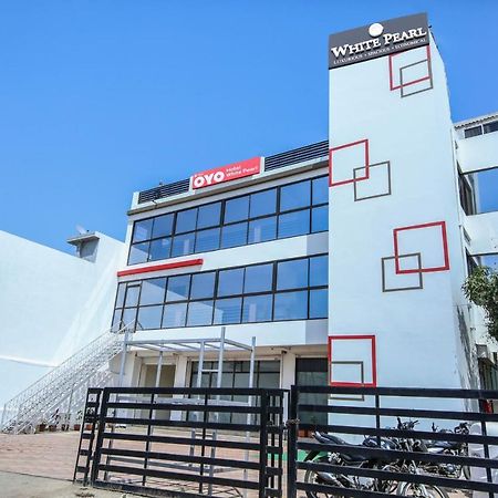 Oyo 3603 White Pearl Hotel Jabalpur Exteriör bild