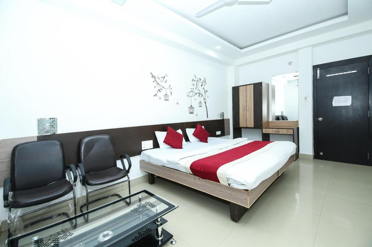 Oyo 3603 White Pearl Hotel Jabalpur Exteriör bild