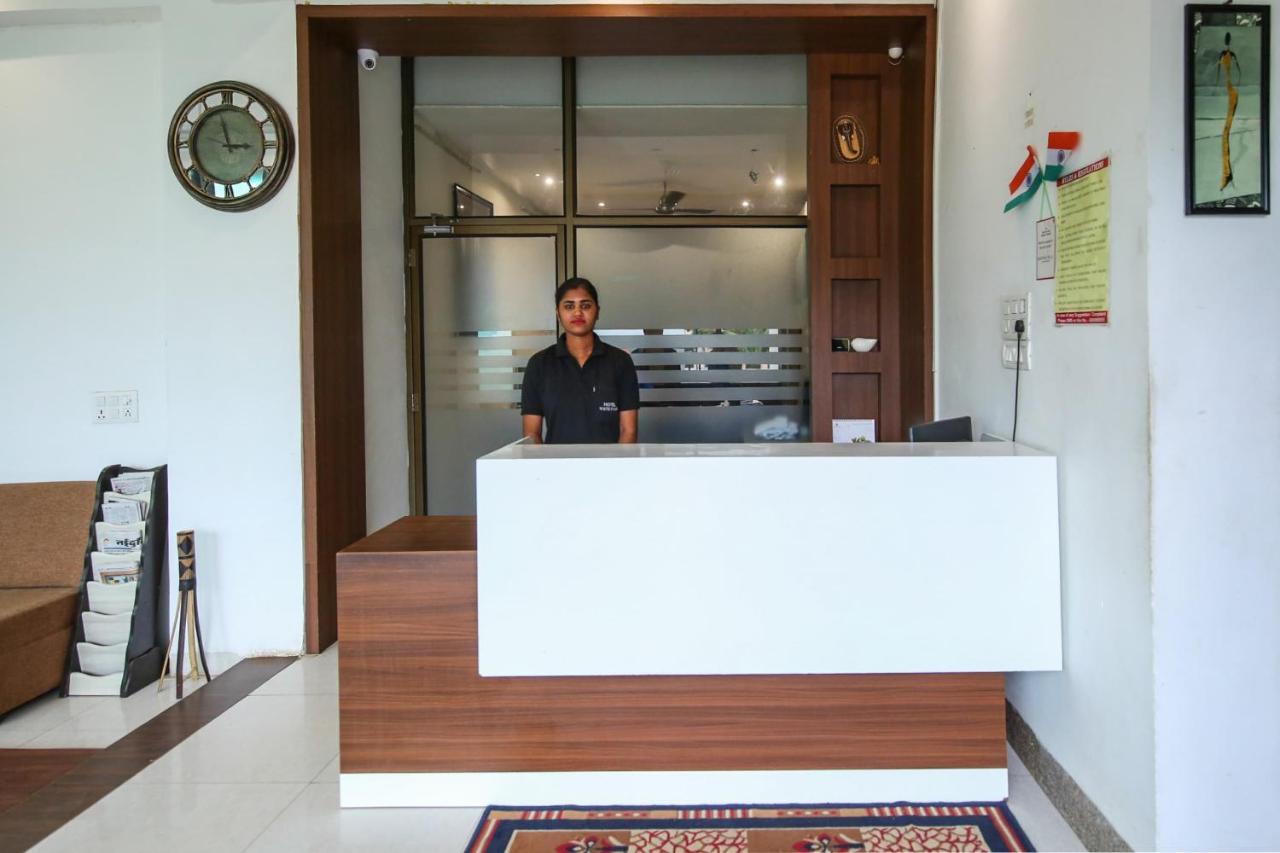 Oyo 3603 White Pearl Hotel Jabalpur Exteriör bild